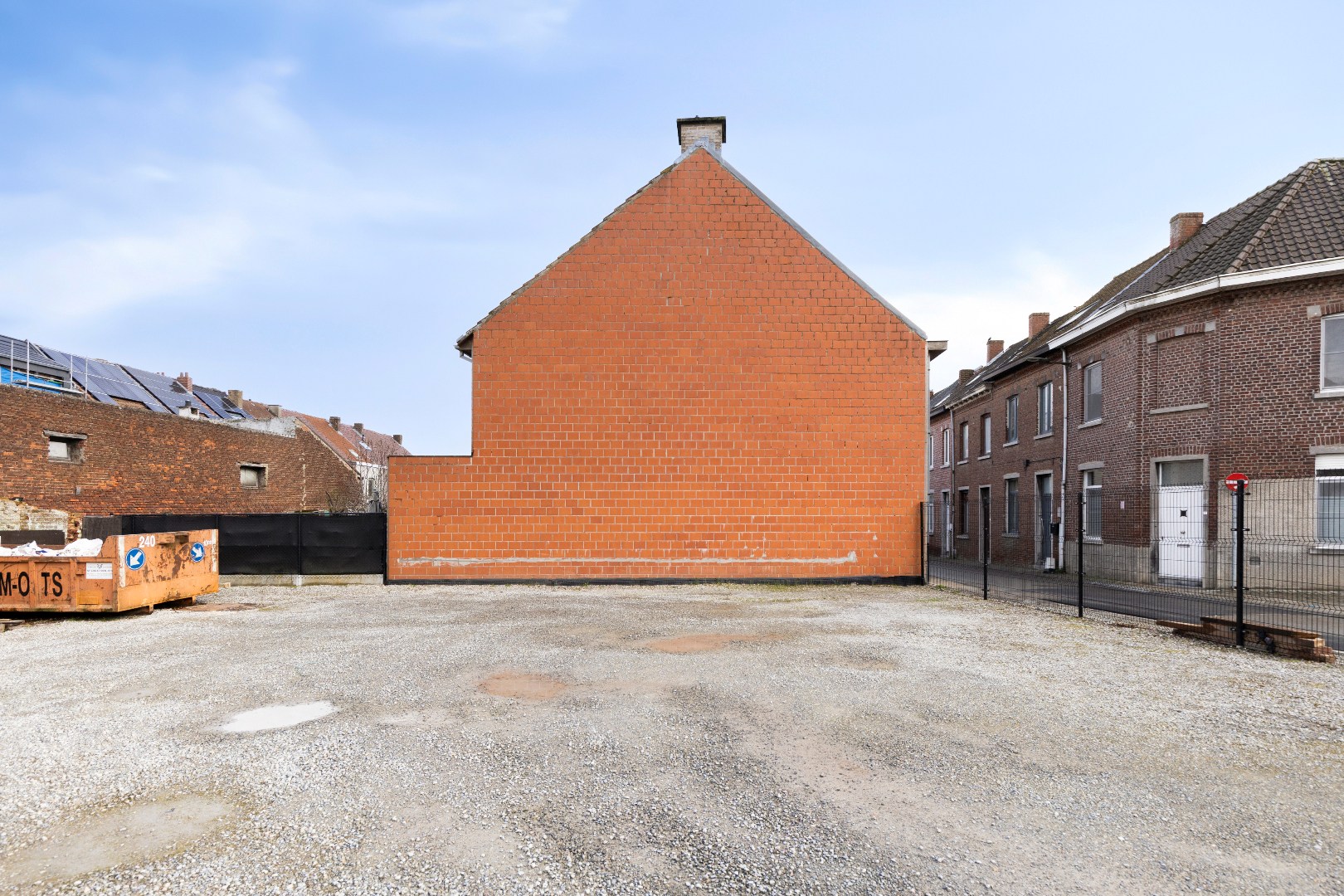 Bouwgrond voor halfopen bebouwing met vergunning 