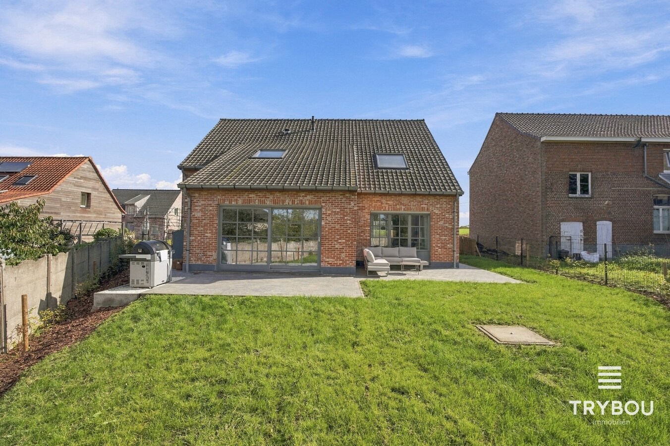 Alleenstaande luxueuze woning met 5 slaapkamers! 