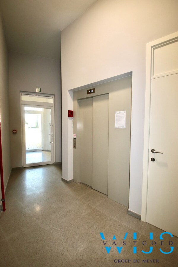 Instapklaar &amp; gezellig appartement met zonneterras te ERTVELDE ! 