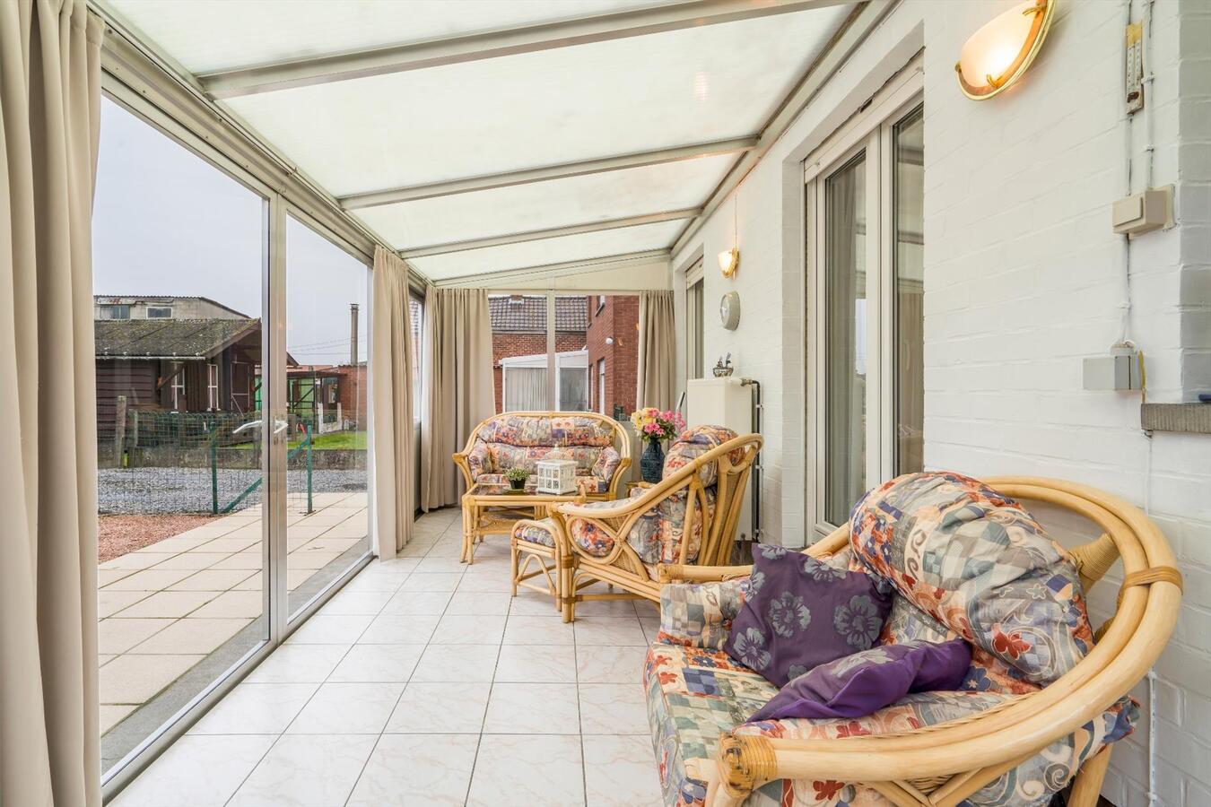 Uitstekend onderhouden halfopen woning met grote tuin 