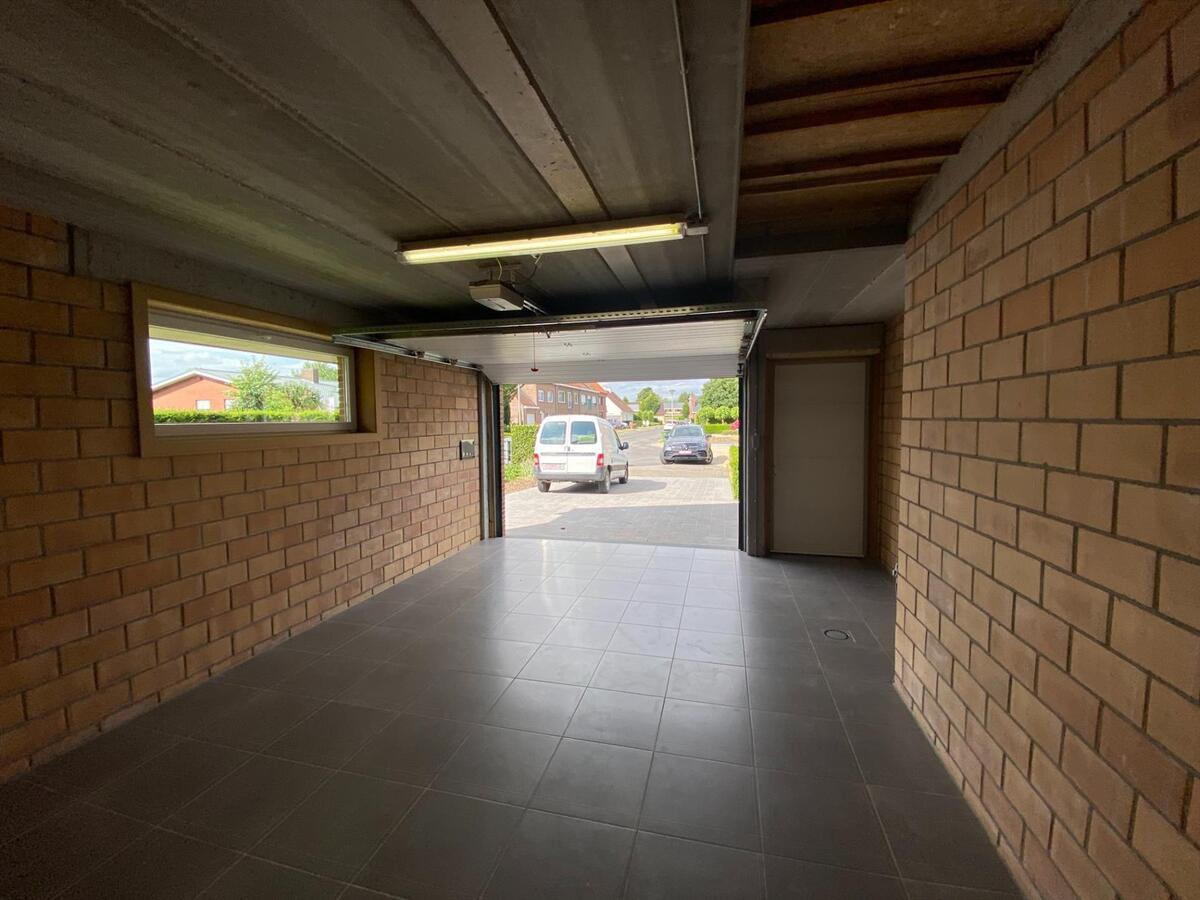 Rustig gelegen, energiezuinige gelijkvloerswoning met garage 