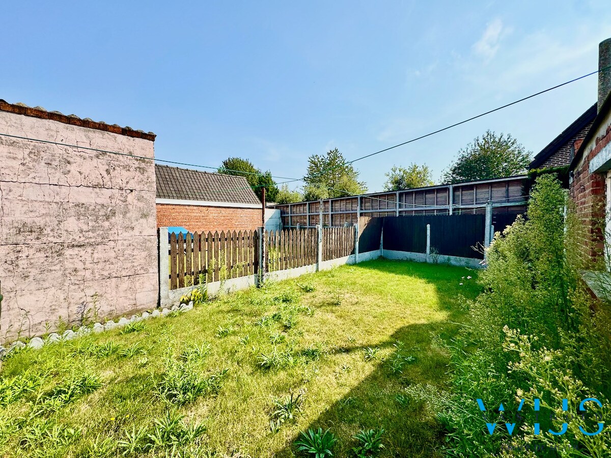 Stevig woonhuis centraal in Ertvelde ! 