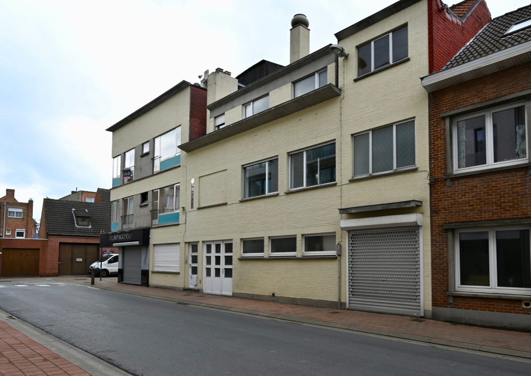 PROJECTGROND TE BREDENE MET EEN LIGGING OM U TEGEN TE ZEGGEN 