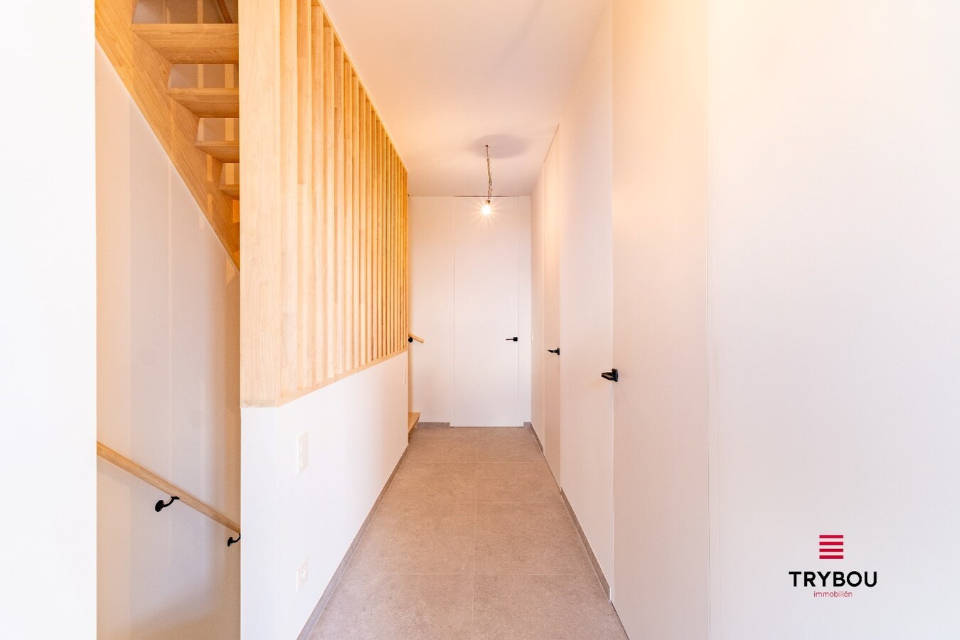 2 hoogwaardig afgewerkte nieuwbouwwoningen met garage 