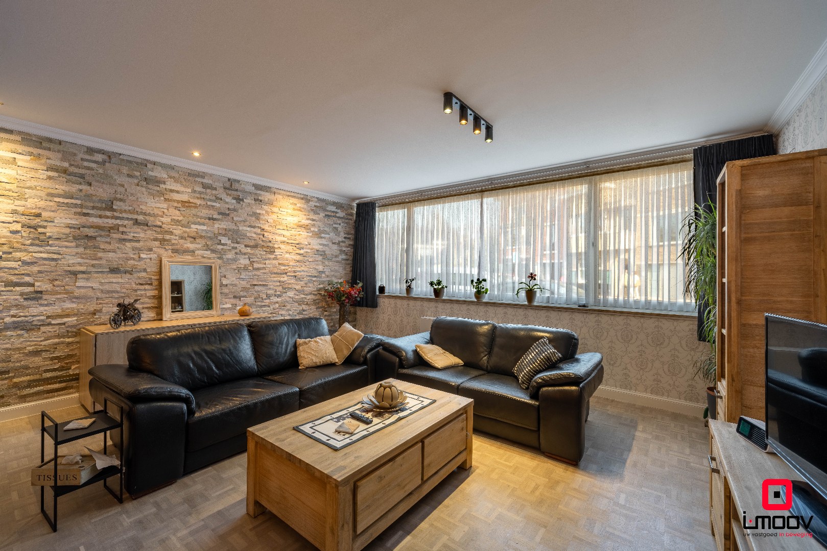 Instapklaar gelijkvloers appartement met tuin en parking in Sint-Amandsberg 