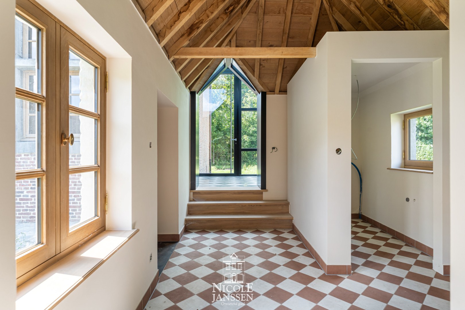 Praktische wasplaats/berging 