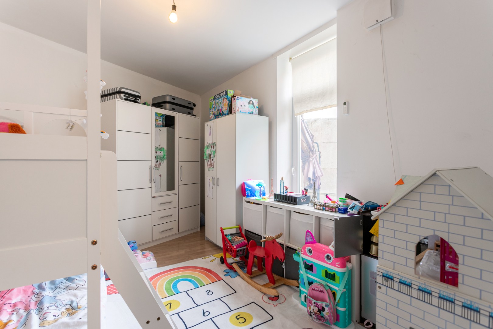 Opbrengsteigendom te koop met 3 app (+-100m²) én garagebox 