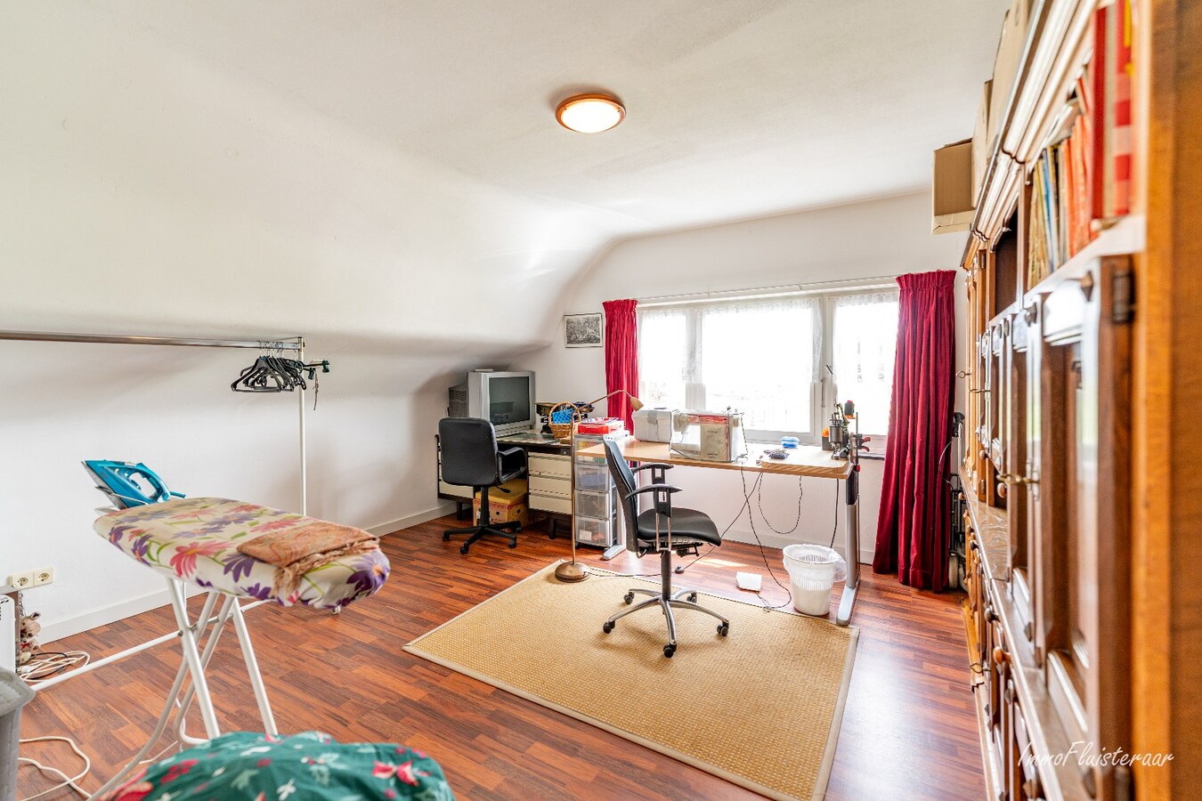 Woning met stalgebouwen en buitenpiste op ca. 6ha te Bocholt 