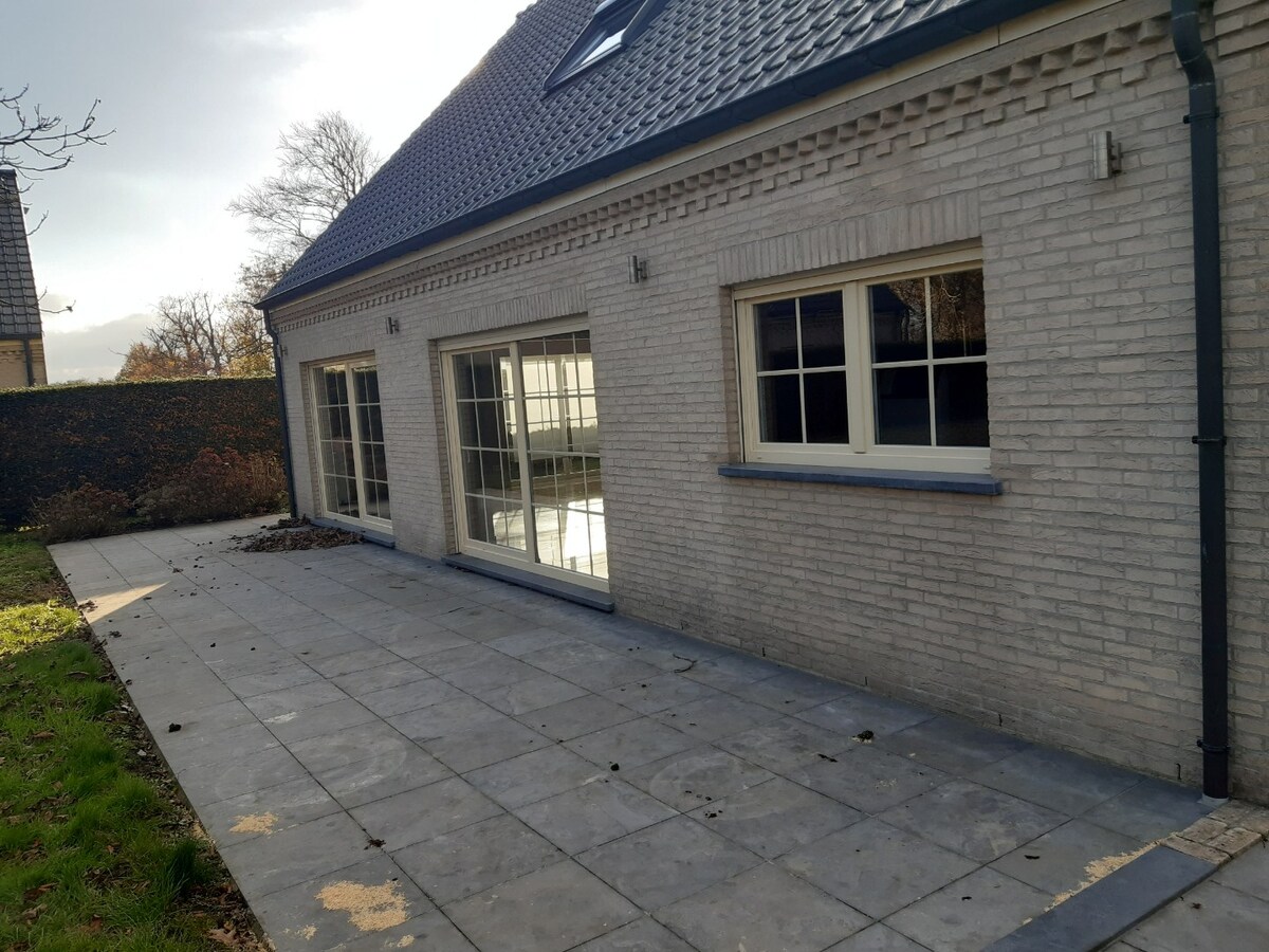Uitzonderlijk gelegen villa. 