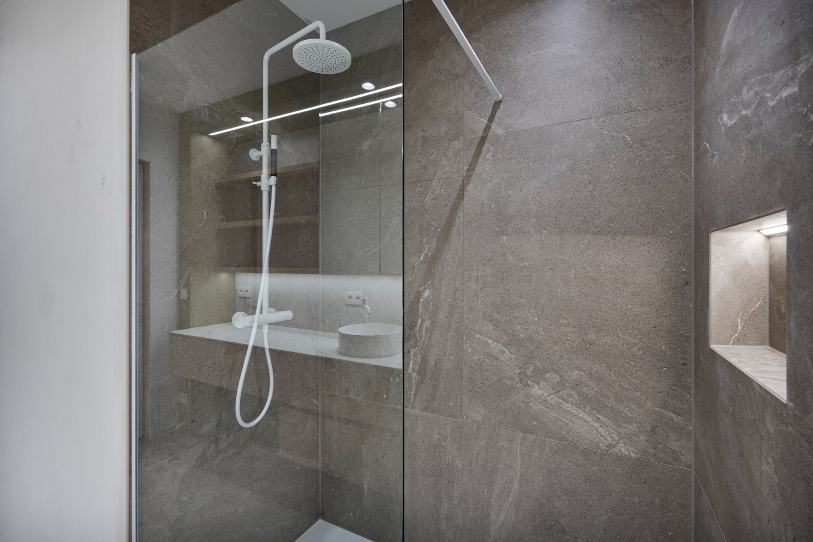 Energiezuinige nieuwbouwwoning met 5 slpk. en ruime stadstuin in het hart van Geel 