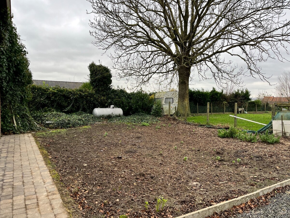 Ruime alleenstaande woning met 3 slaapkamers 