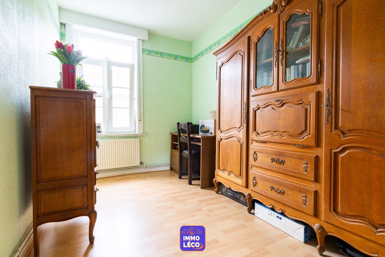 Maison en excellent état d'entretien avec grand jardin et garage attenant ! 