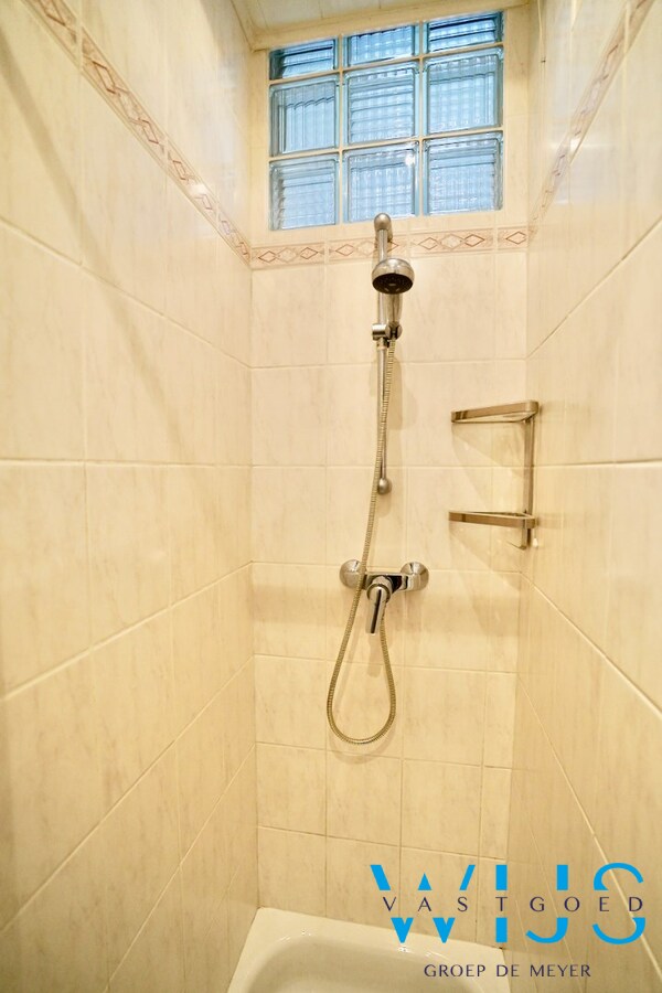 Ruime bungalow op een ideale locatie te Ertvelde ! 