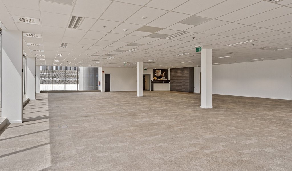Vernieuwde kantoren te huur in Ahlers Building te Antwerpen