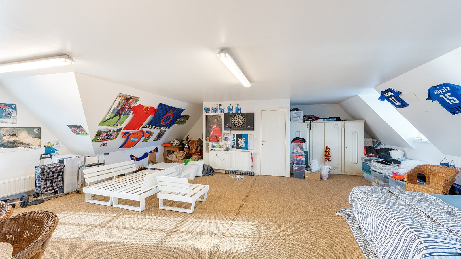 Instapklare en energiezuinige statige woning met tuin in rustige woonwijk te Knokke-Heist 