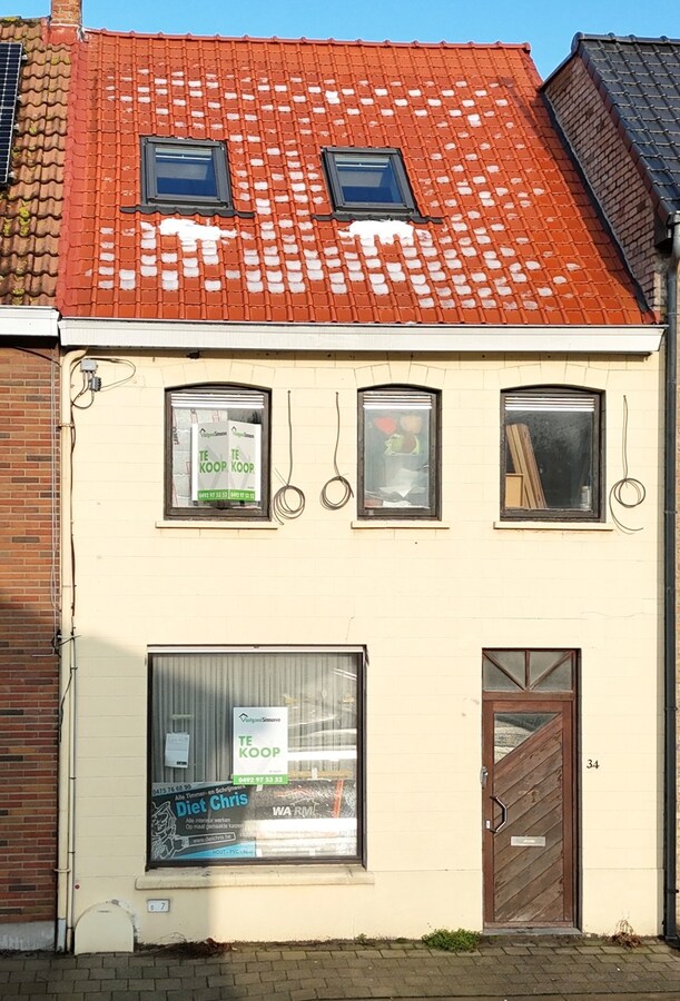 Woning met 4 slaapkamers en parkeerplaatsen te Gistel 