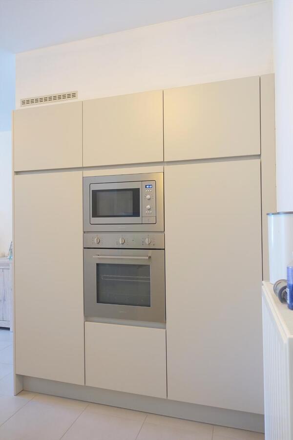 Lichtrijk appartement met terras 