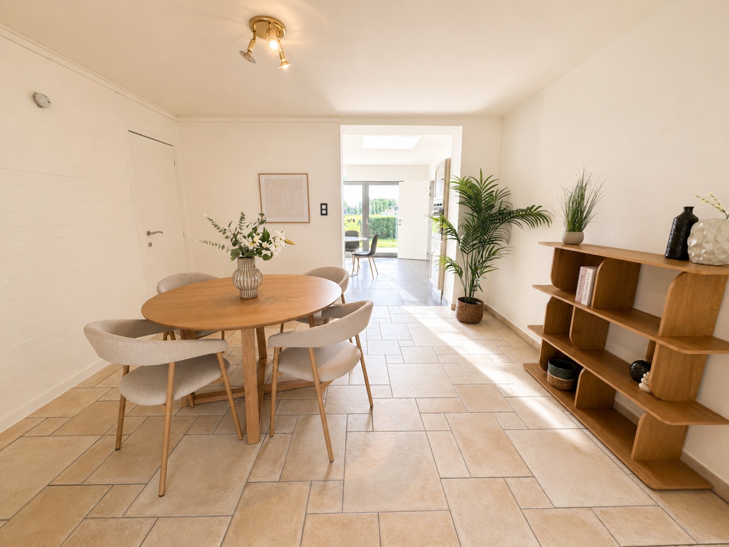 Instapklare gezinswoning met open zicht en mooie tuin, perceel 539 m², Torhout 