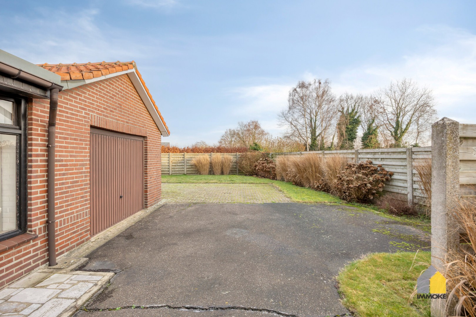 Op te frissen woning met 4 slpk op ruim perceel van 9 a 78 ca. 