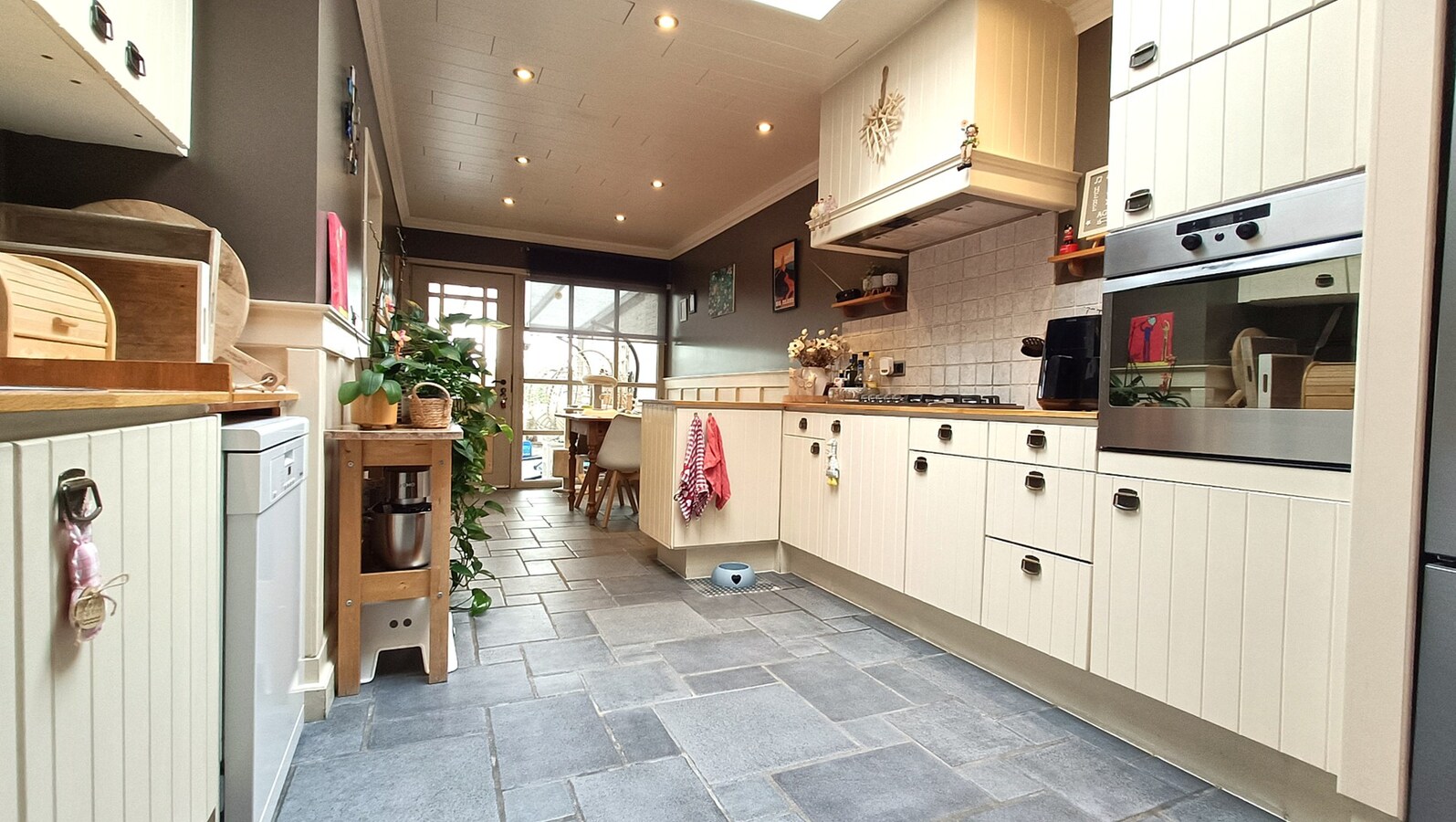 Ruime woning met tuin te Tienen - EPC label B - 3 slp 