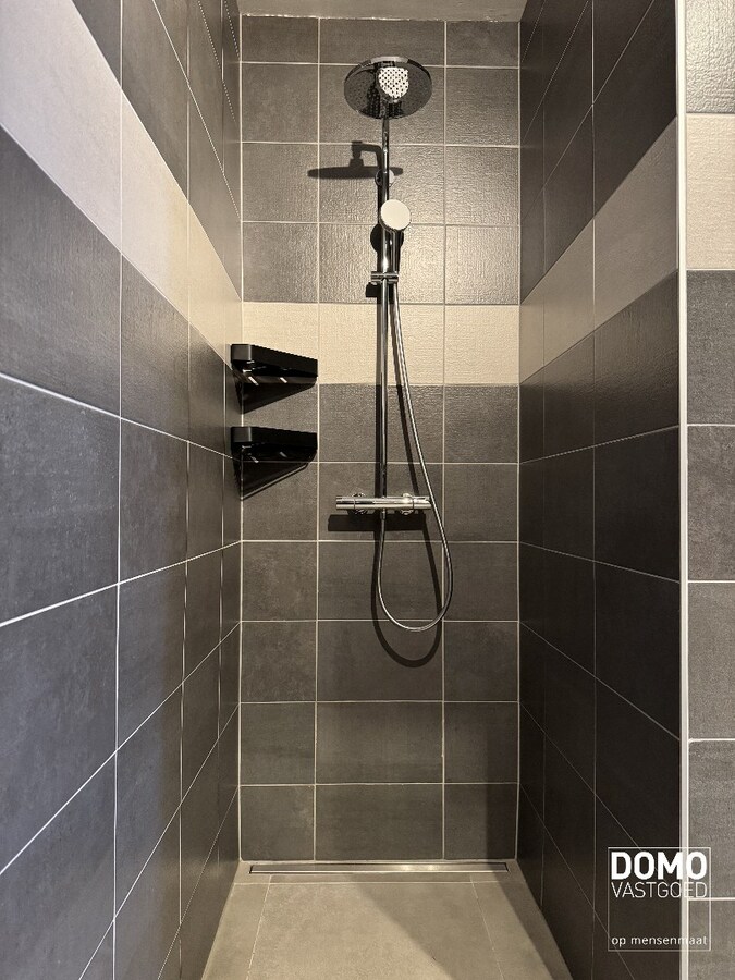 MODERN APPARTEMENT MET 2 SLAAPKAMERS IN HET CENTRUM VAN BOEKT 