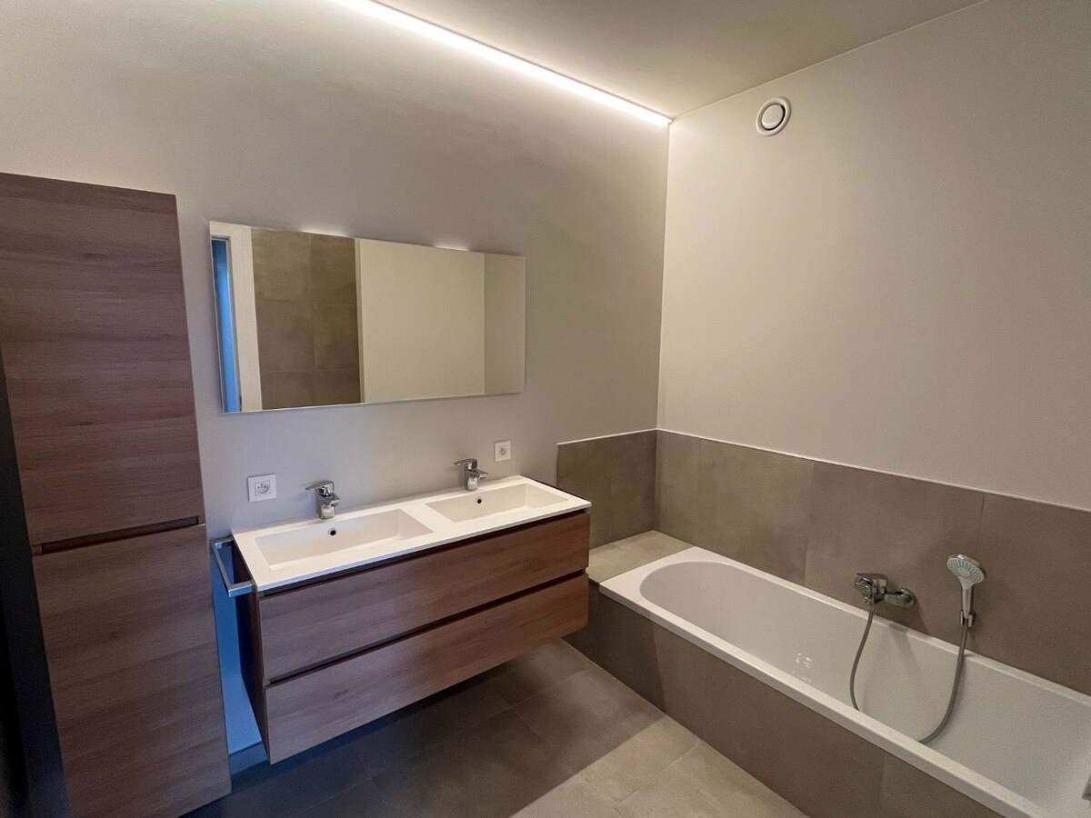 Nieuw, luxueus afgewerkt BEN-penthouse 