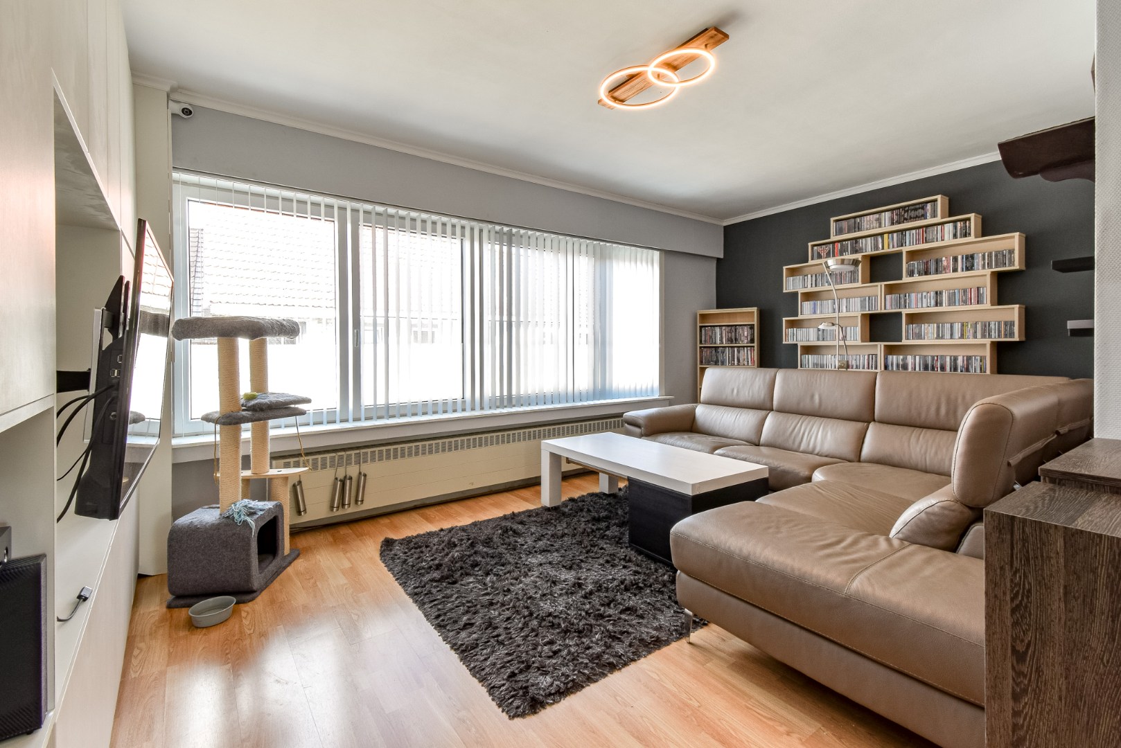 Ruime bel-étage woning met garage, tuin en mogelijkheid tot 4 slaapkamers 