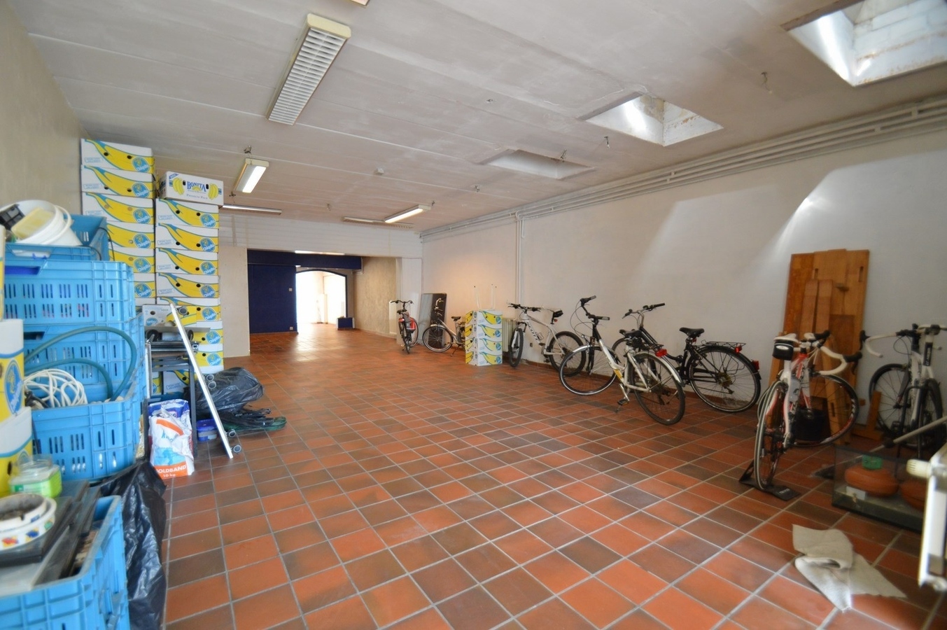 Te renoveren (handels)woning in het centrum - Heist 