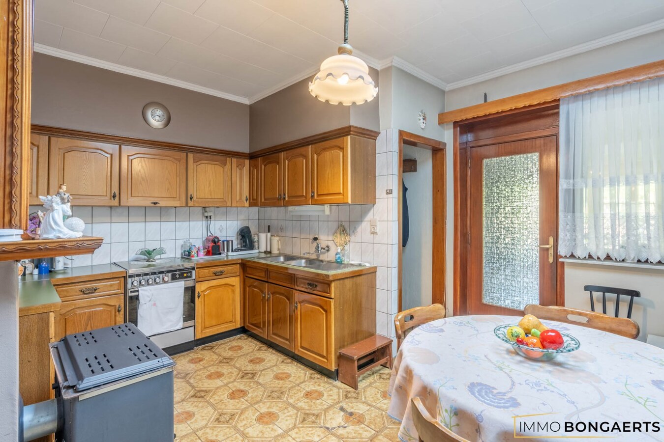 Ruime woning met tuin, garage en 4 slaapkamers. 