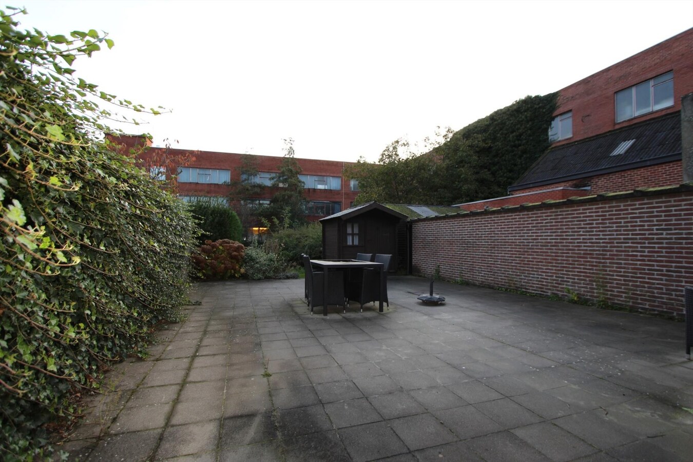 Gelijkvloers appartement met 2 slaapkamers en garage te Handzame 