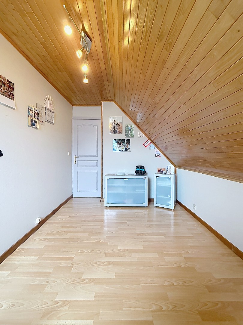 Magnifique villa avec jardin et garage à Ostende, 4 chambres, année de construction 1991. 