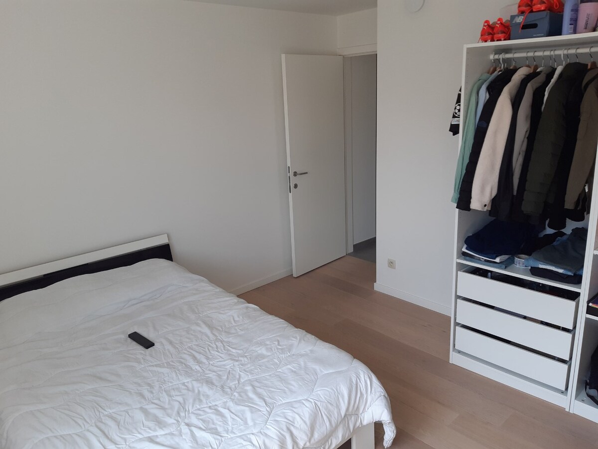Half open (160 m²) met zonnepanelen ! 