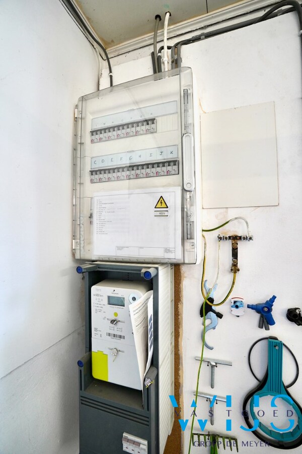 Bungalow met zwembad &amp; bijgebouw te Ertvelde ! 