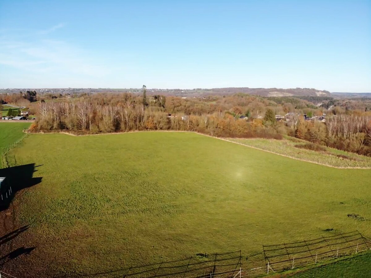 Paardeneigendom met villa, luxe en comfort in Harzé/Aywaille op ca.8,5ha 