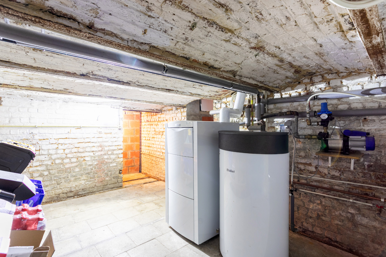 Instapklare driegevelwoning met 4 slpk te Lembeek 