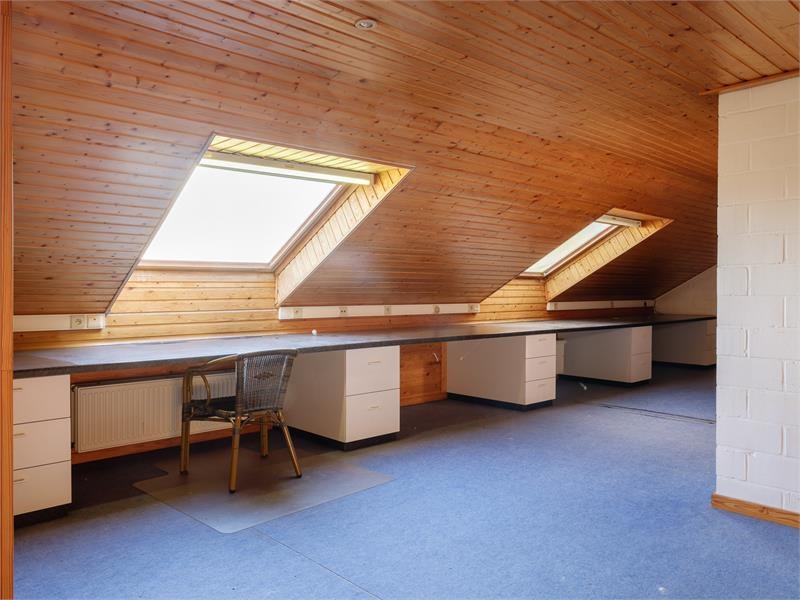 Tijdsloze villa in één van de mooiste villawijken van Roeselare 