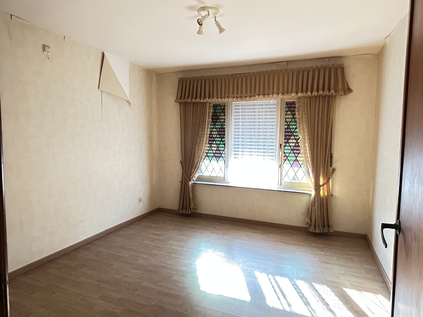 Grote, te renoveren centrumwoning met tuin op 563m² 