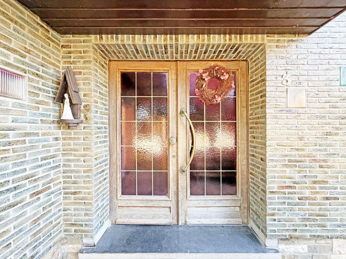 Ruime sixties villa op 3.630m² nabij dorpskern Steenhuize 