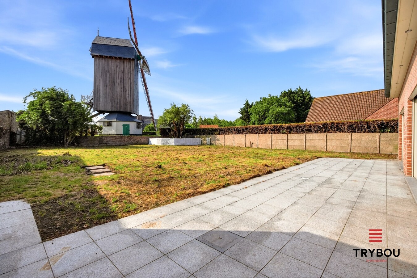 Ruime halfopen woning met 5 slaapkamers te koop in Werken met garage en ruime tuin! 