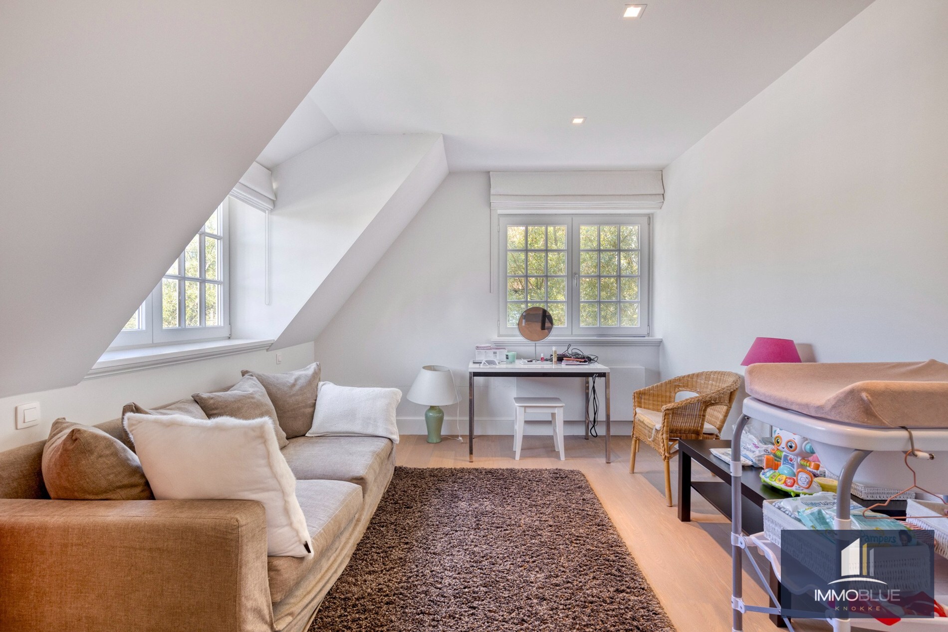 Luxueuze en stijlvolle villa in Engelse Cottage stijl met verwarmd zwembad gelegen in het Zoute. 