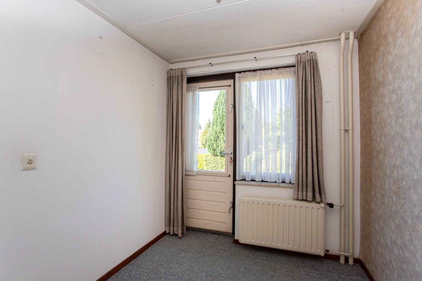 Vrijstaande woning gelegen op een rustige locatie op een kavel van maar liefst 450 m². 