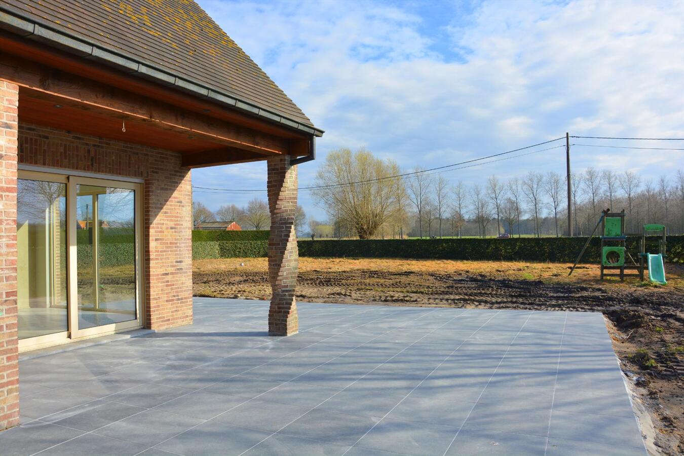 Zeer ruime villa gelegen te Bekegem 