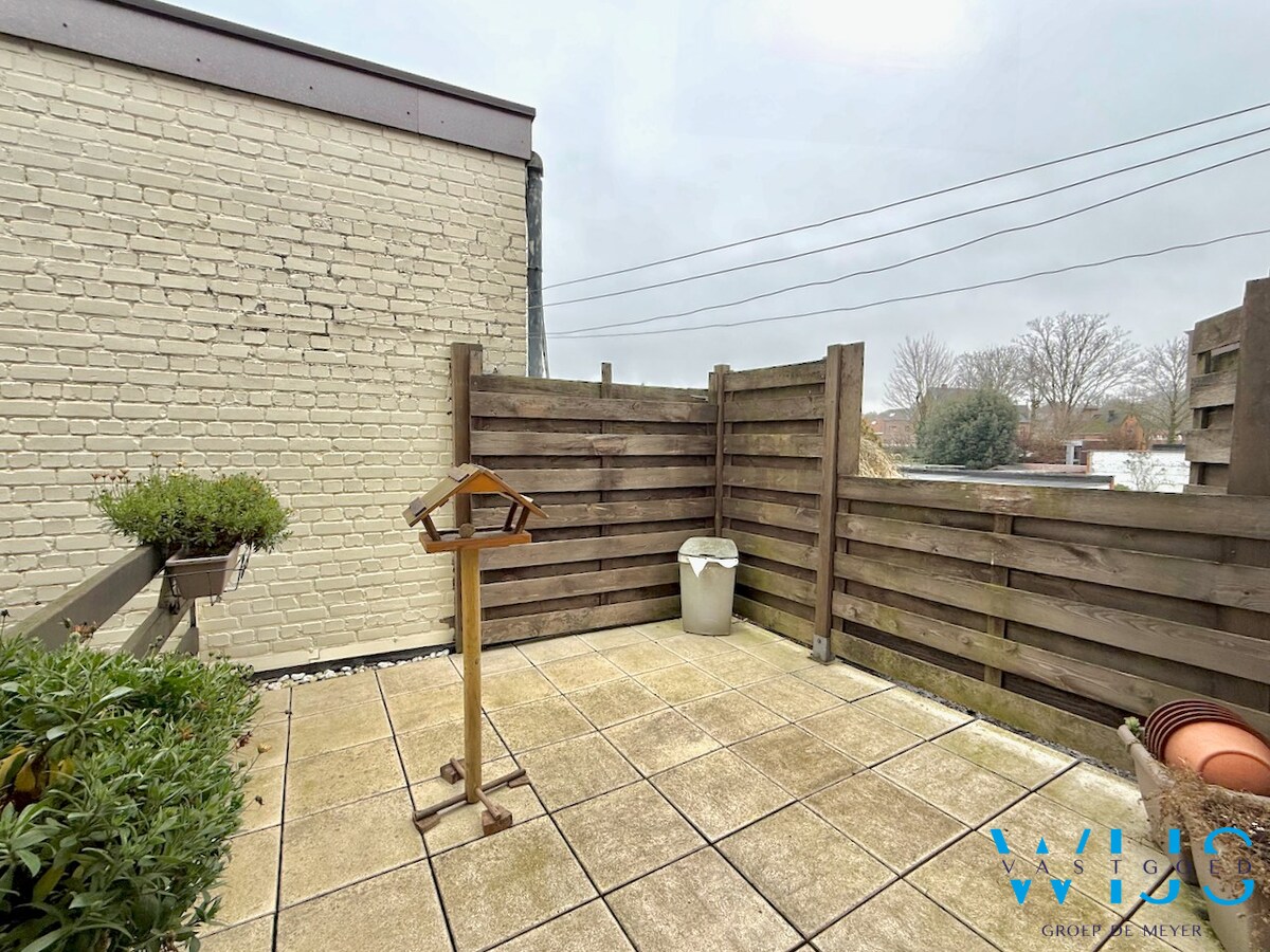 Praktisch appartement met 2 slaapkamers in hartje Evergem ! 