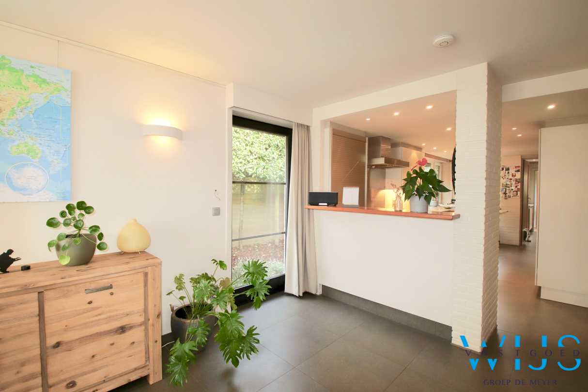 Instapklaar stijlvol woonhuis met leuke tuin te Assenede ! 