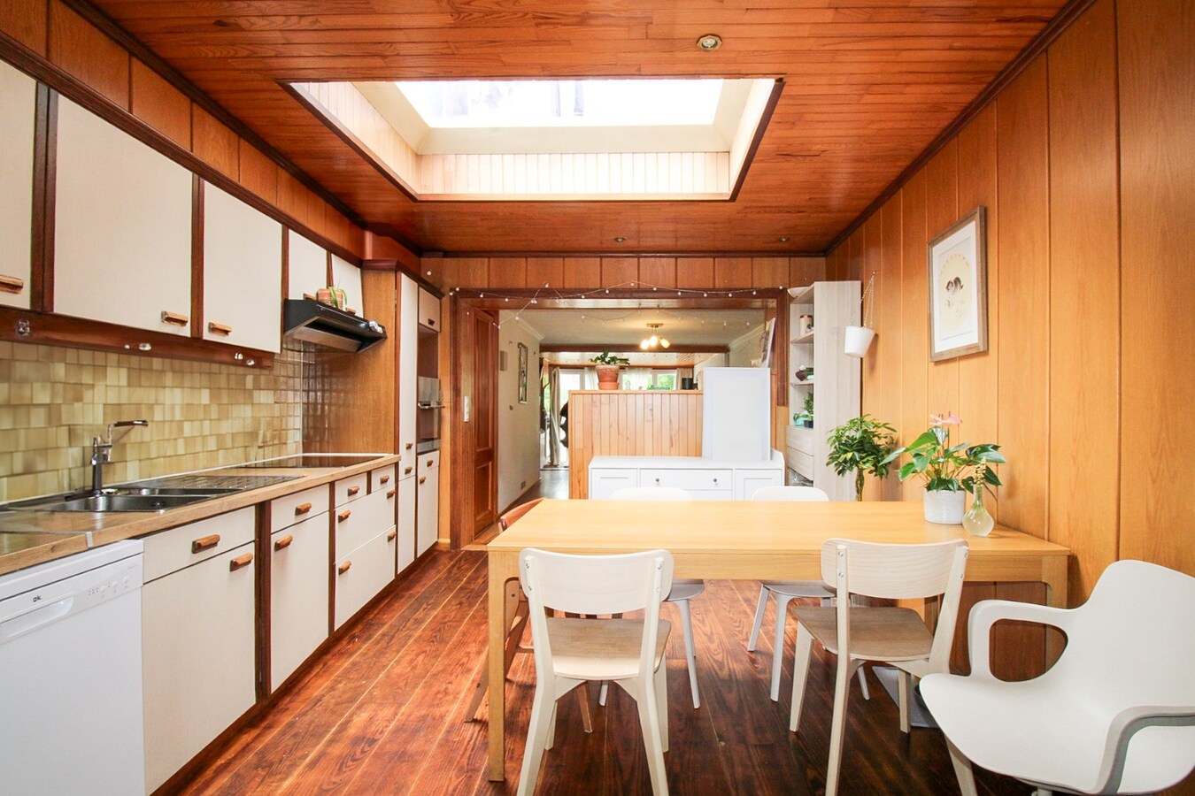 Veelzijdig handelshuis met woonst en luxueuze B&amp;B op toplocatie aan de Markt van Temse! 