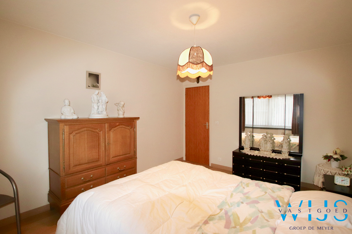 Instapklaar 2 slaapkamerappartement met terras te Wondelgem ! 