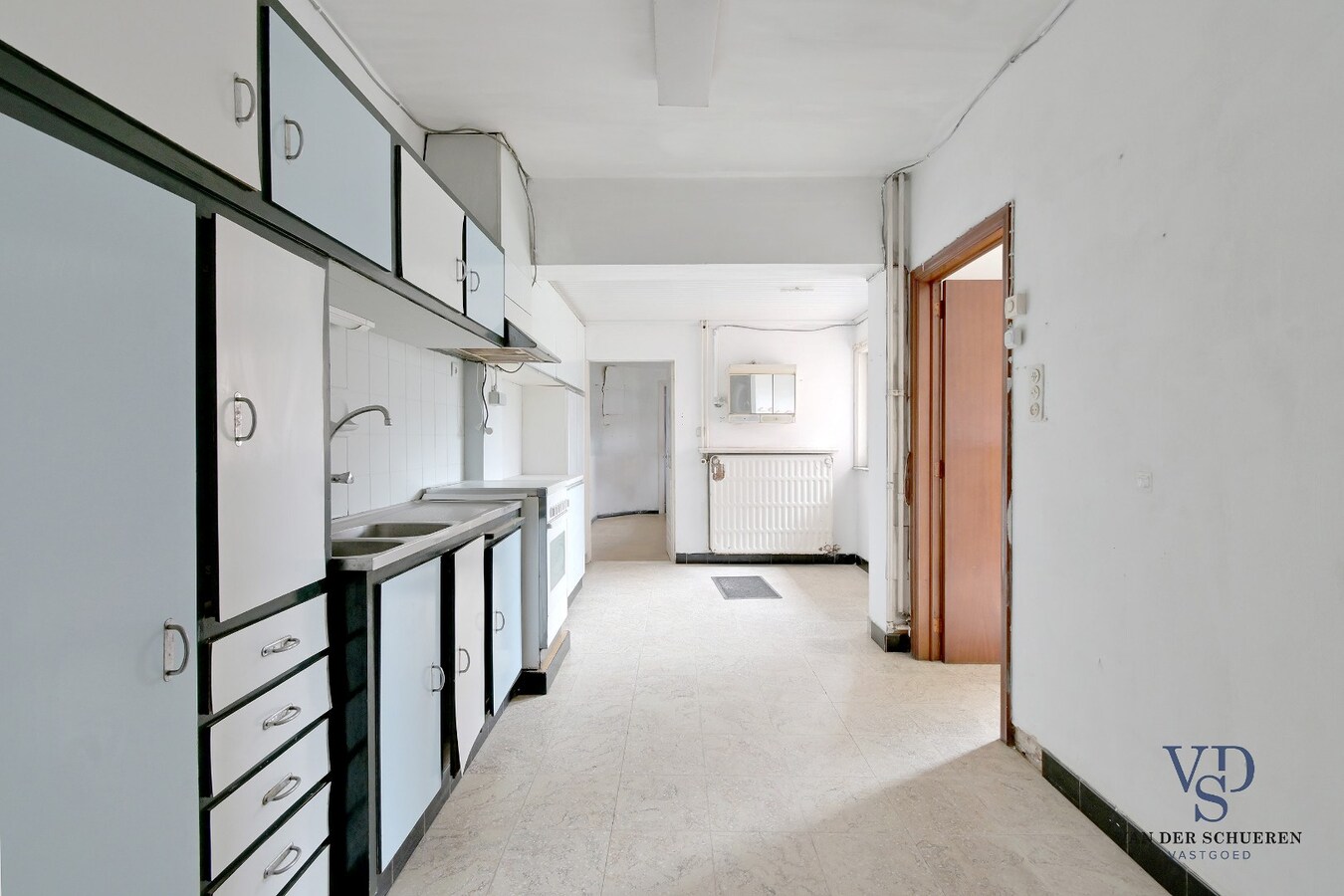 Degelijke, goed gelegen woning. 