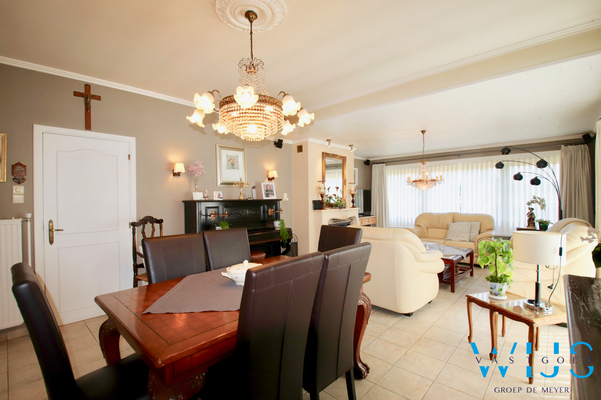 Prachtige alleenstaande woning op een aangenaam perceel van 1060m² in Doornzele ! 