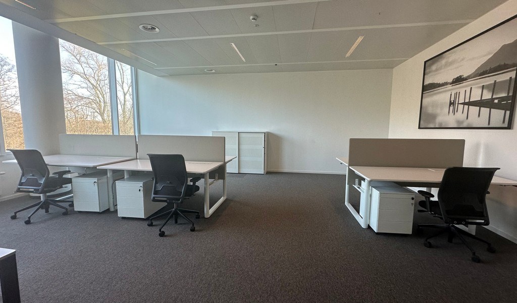 Gemeubelde kantoren met dienstverlening in AA Tower in Gent