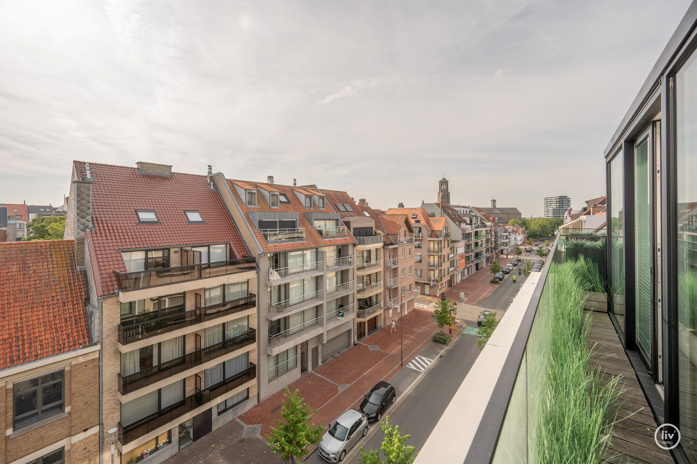 Appartement duplex unique avec 4 chambres dans une résidence récente au centre de Knokke. 